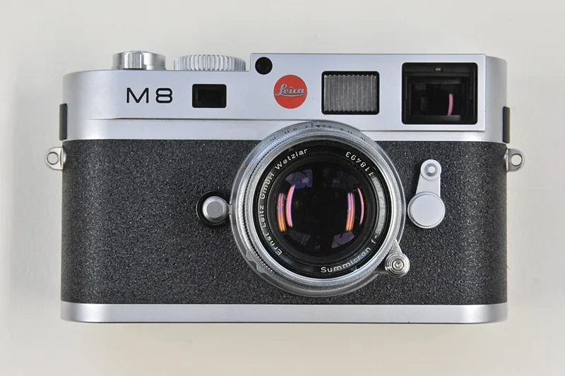 Leica M8